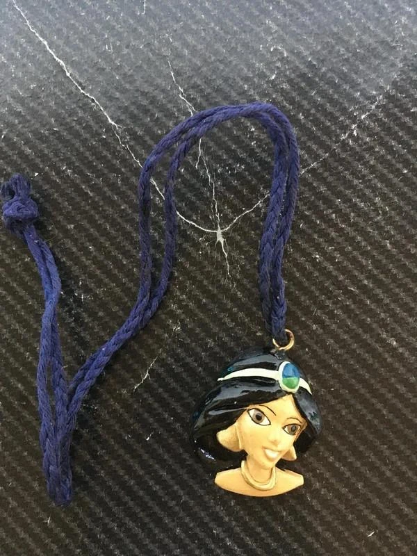 Collier fantaisie enfant jasmine de disney